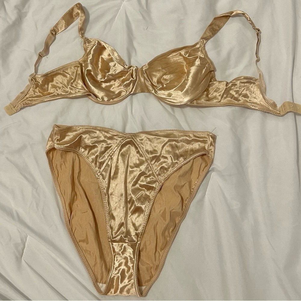 Vintage 80s Victoria’s Secret Satin Bra and Pantie Lingerie Set